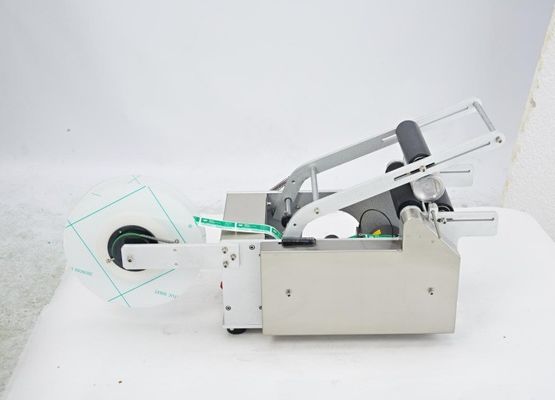 デジタルプラスチックの丸いボトルラベル付け機械 操作が簡単 半自動ラベルアプリケーション