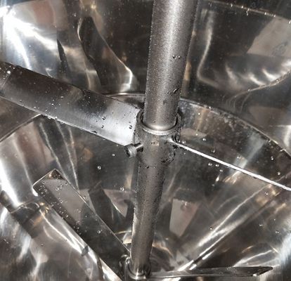 高効率の自動クリーム詰め機 安定した動作 防腐