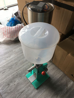 精密とバター液体蜂蜜の詰め機 13 kg 容量 詰め精度 ≤±1%